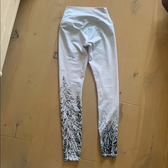 ALO Yoga leggings - Picture 3 of 3